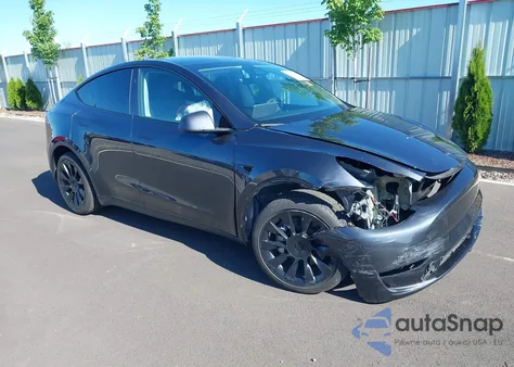 2024 Tesla Model Y Long Range Dual Motor All-Wheel Drive from USA, damaged, VIN 7SAYGDEE7RF074401